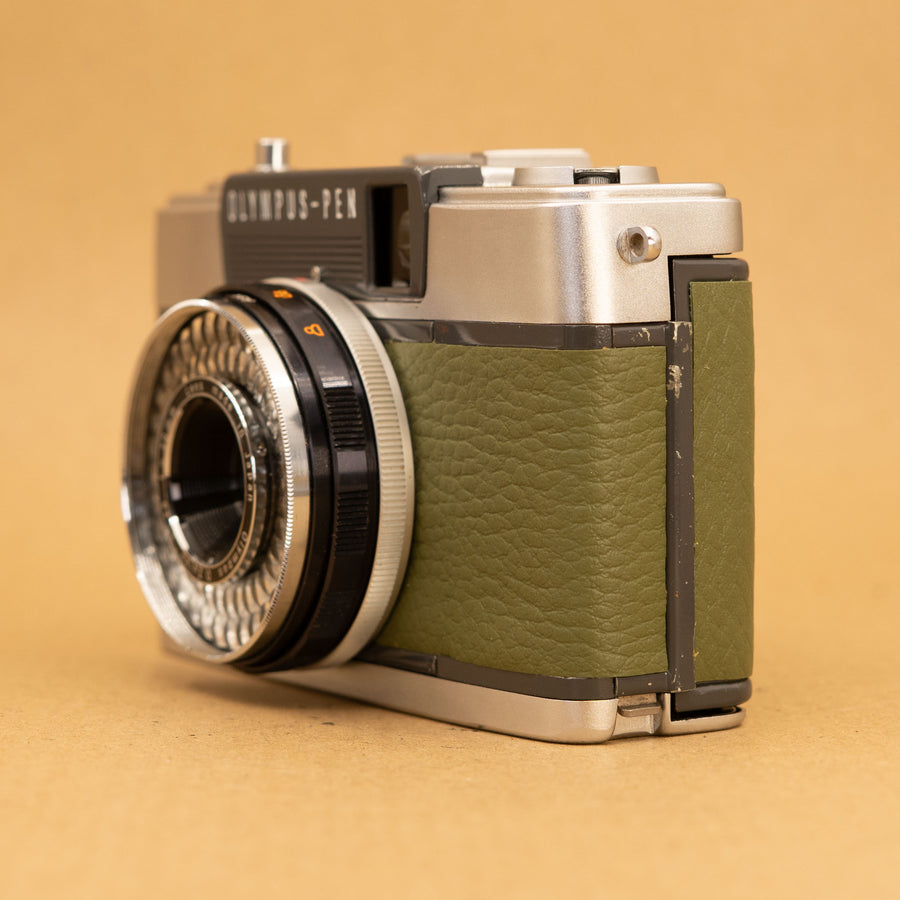Olympus Pen EES-2 Half-frame in Green