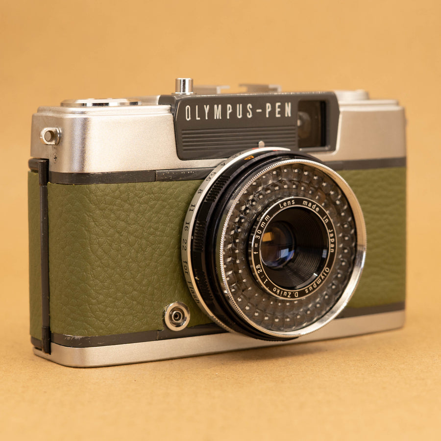 Olympus Pen EES-2 Half-frame in Green