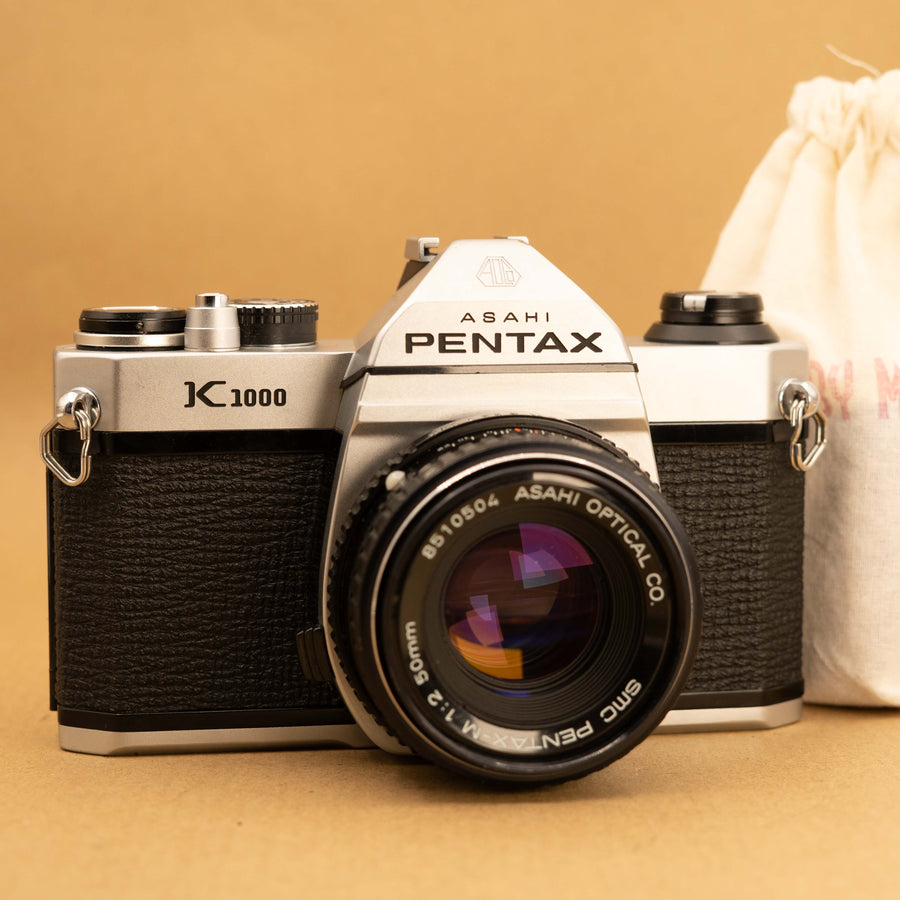 Pentax K1000 con lente de 50 mm f/2