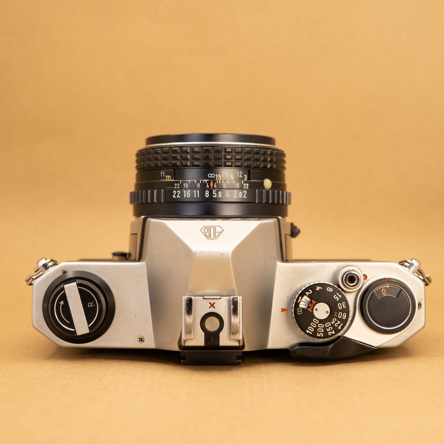 Pentax K1000 avec objectif 50 mm f/2