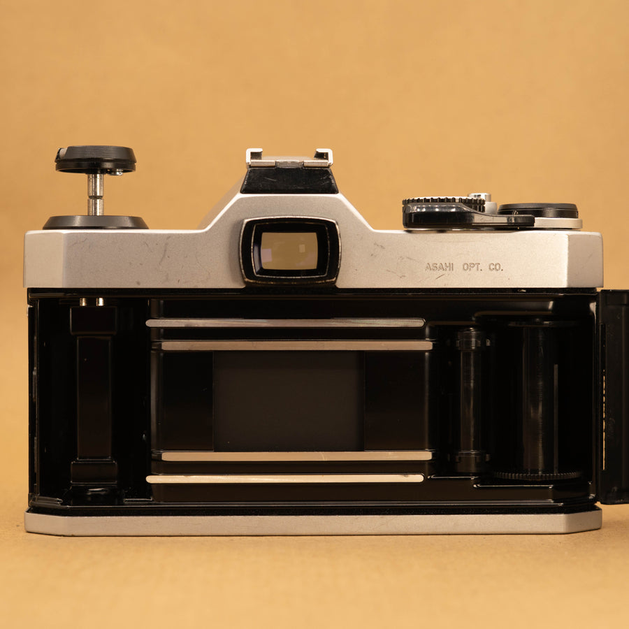 Pentax K1000 with 50mm f/2 Lens
