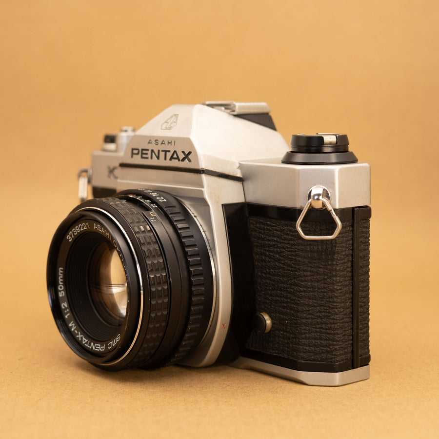 Pentax K1000 avec objectif 50 mm f/2