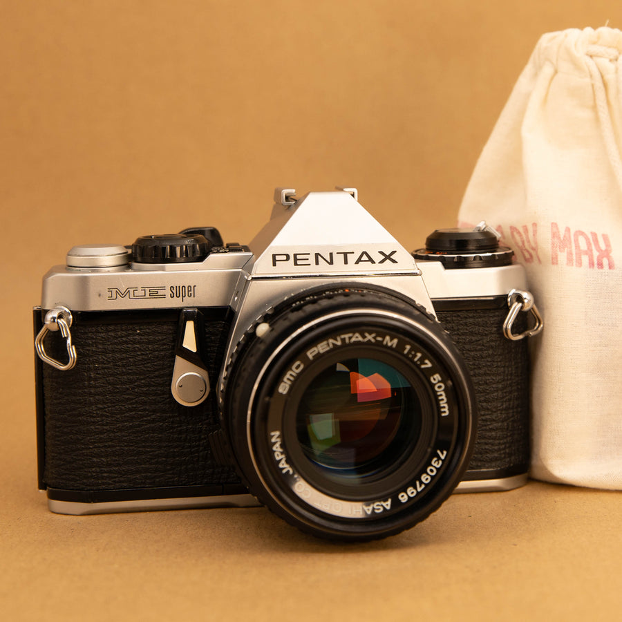 Pentax ME Super con lente de 50 mm f/1.7