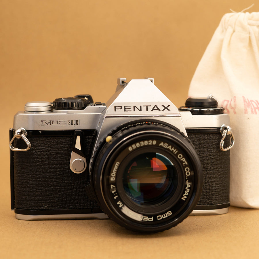 Pentax ME Super avec objectif 50 mm f/1.7