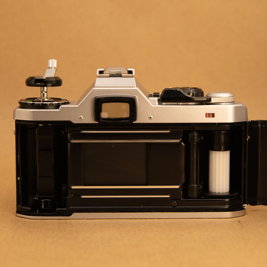Pentax ME Super con lente de 50 mm f/1.7
