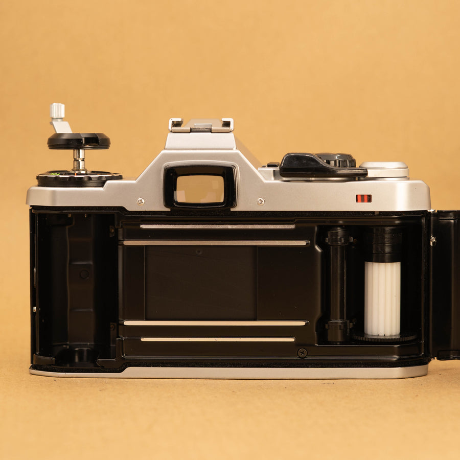 Pentax ME Super con lente de 50 mm f/1.7