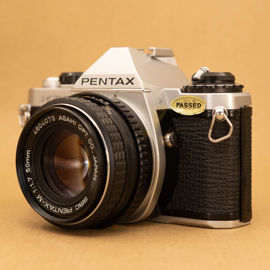 Pentax ME Super avec objectif 50 mm f/1.7