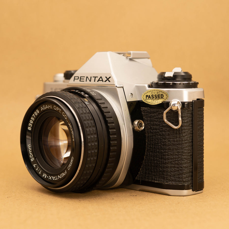 Pentax ME Super con lente de 50 mm f/1.7