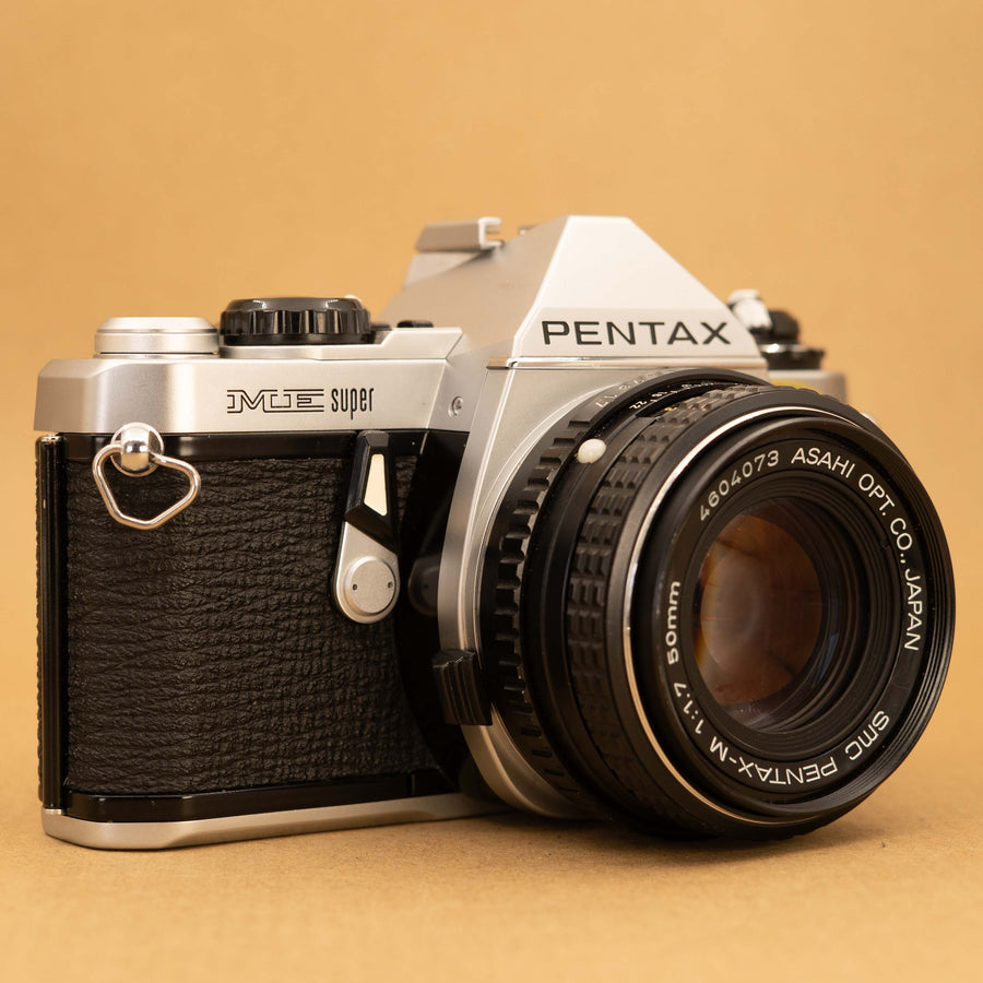 Pentax ME Super avec objectif 50 mm f/1.7