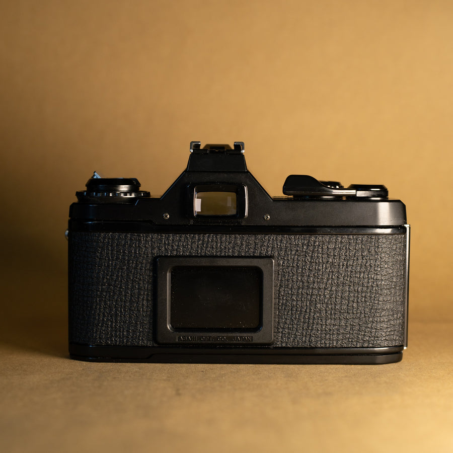 Pentax MV1 con lente de 50 mm f/2