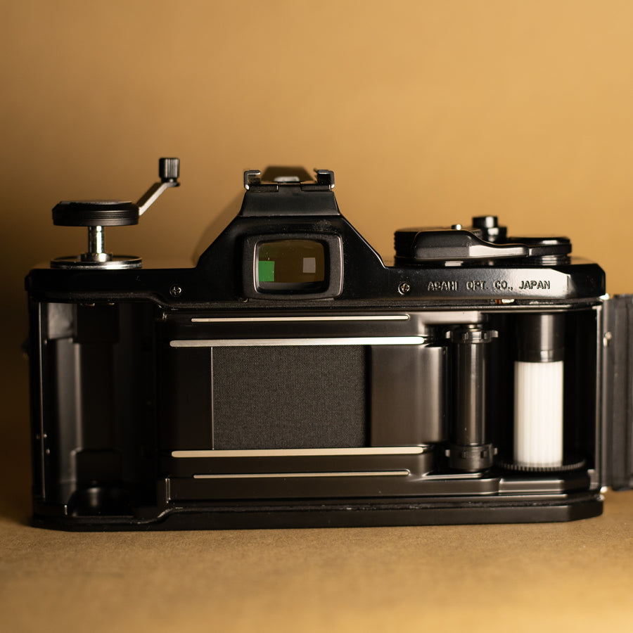 Pentax MX noir avec objectif Pentax 50 mm f/1.7