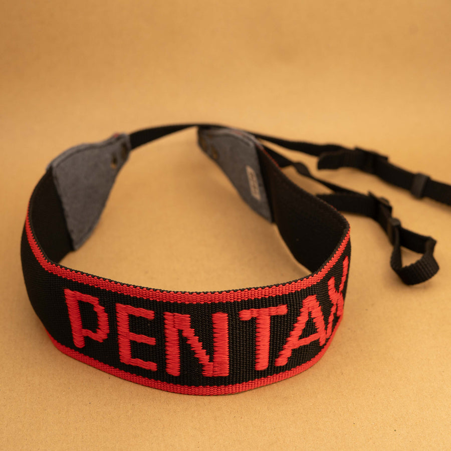 Sangle d'appareil photo avec logo Pentax vintage