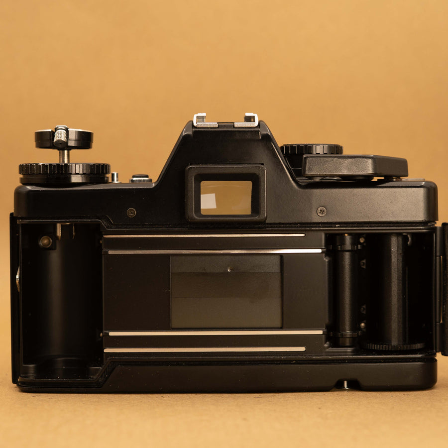 Praktica BC1 Electronic with 50mm f/1.8 Lens