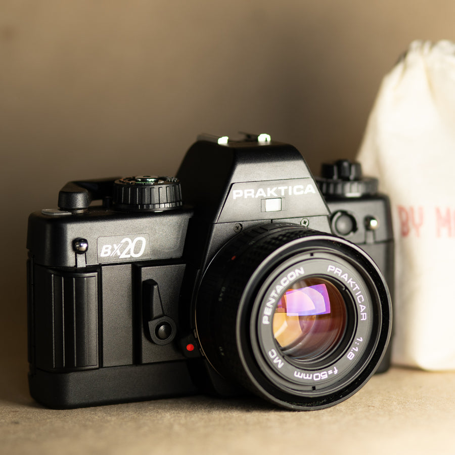 PRAKTICA BX20S/ F3.5 35-70+4.575-300レンズ付 A geek and his camera: