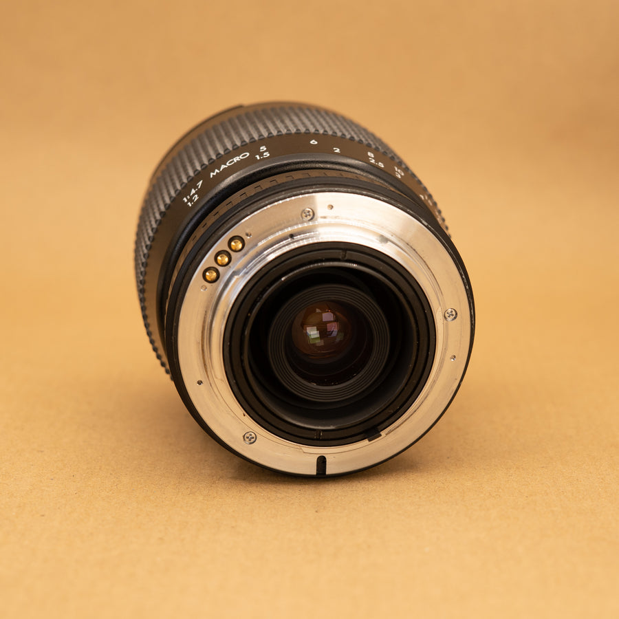 Prakticar 70-210mm f/4-5.6 Zoom Lens PB Mount