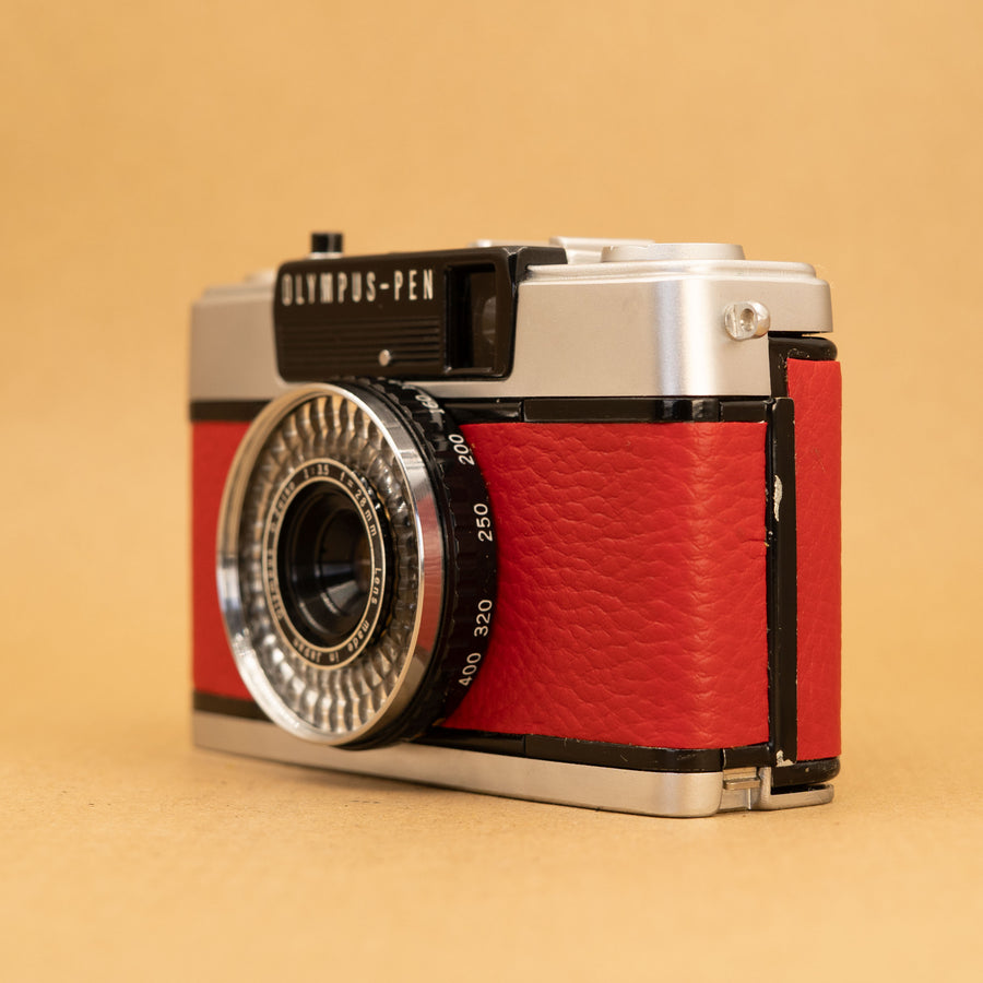 Olympus Pen EE-3 in Red