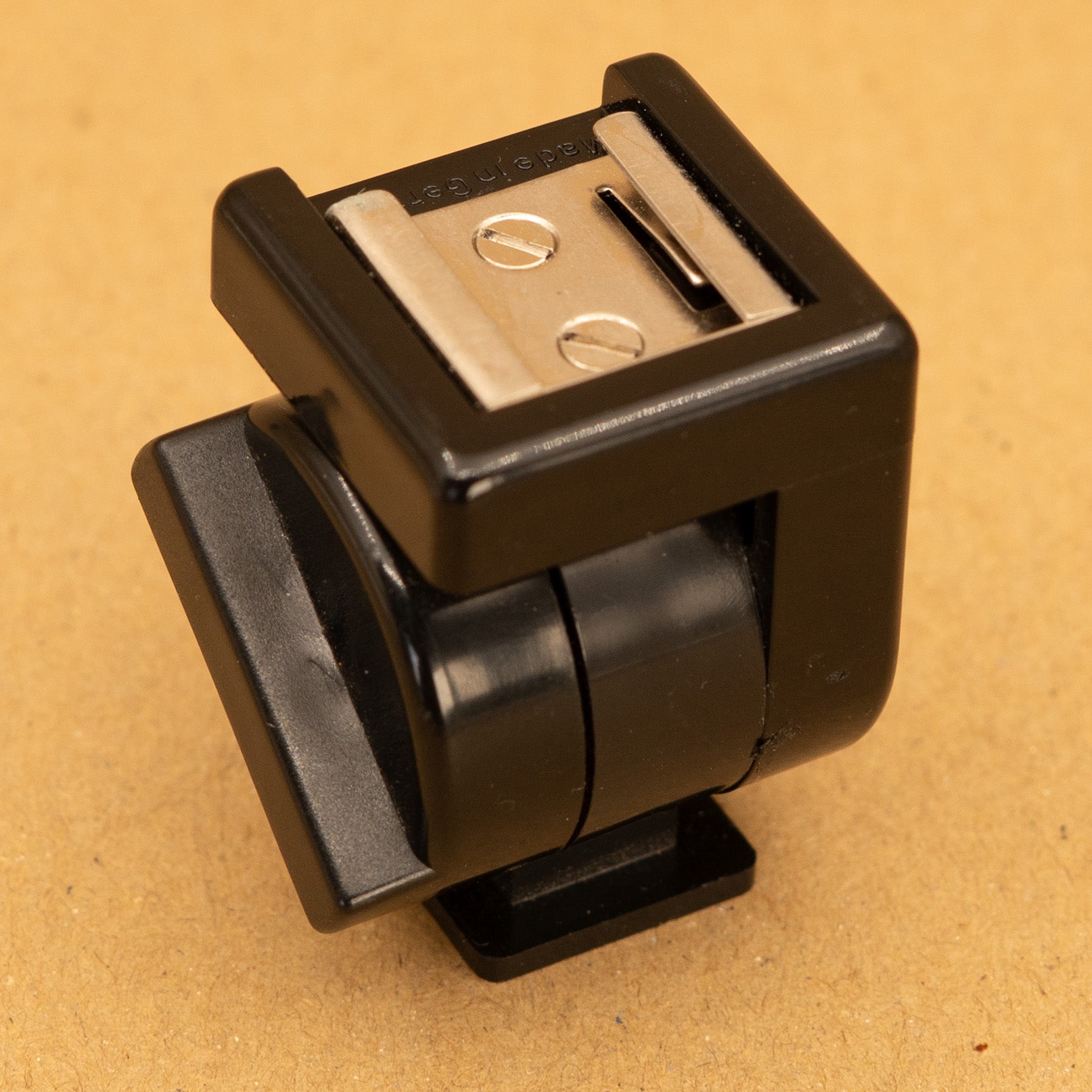 Flash Mount for Tripod – Cameras By Max Ltd