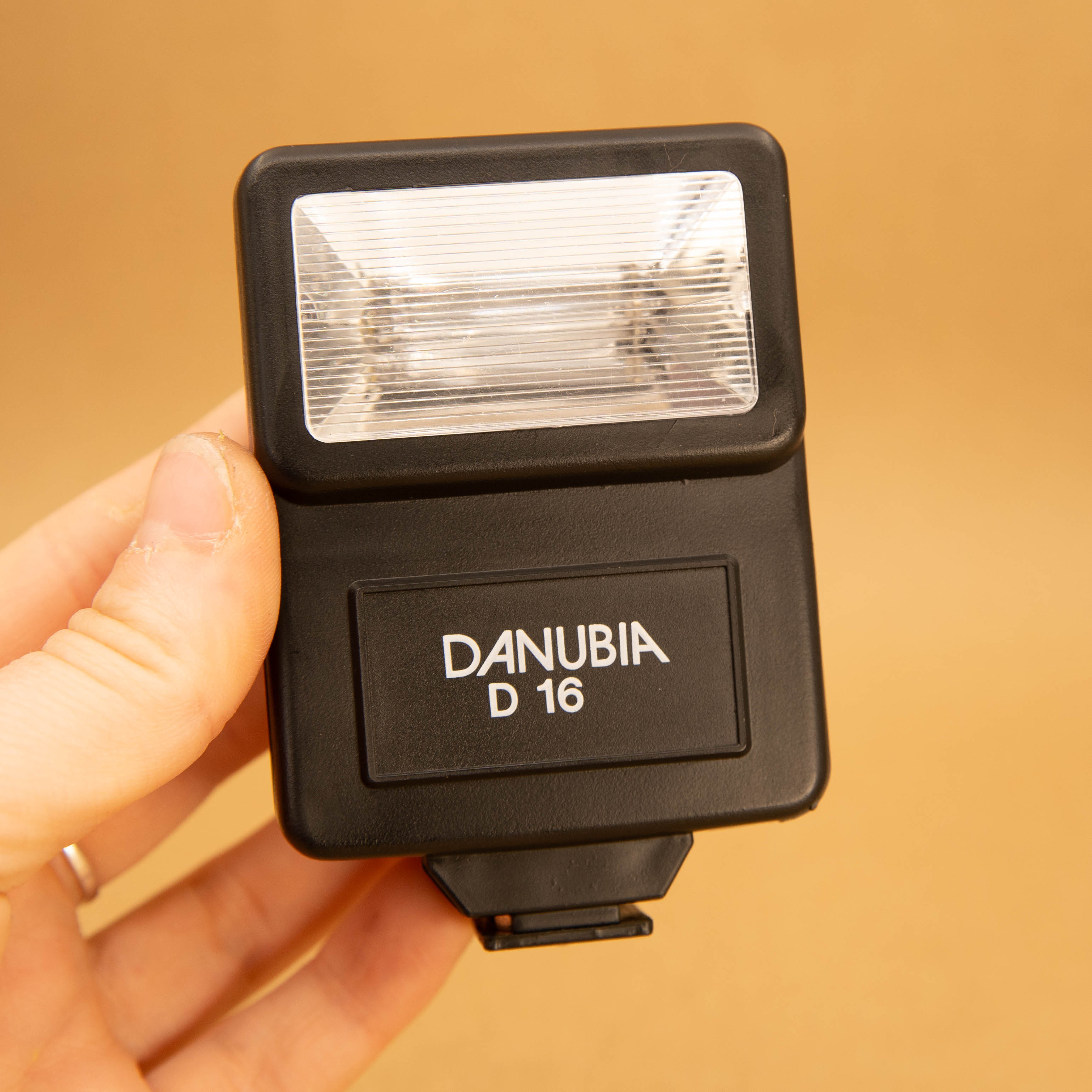 Ultra Compact External Camera Flash for SLR Cameras and Olympus Trip ...