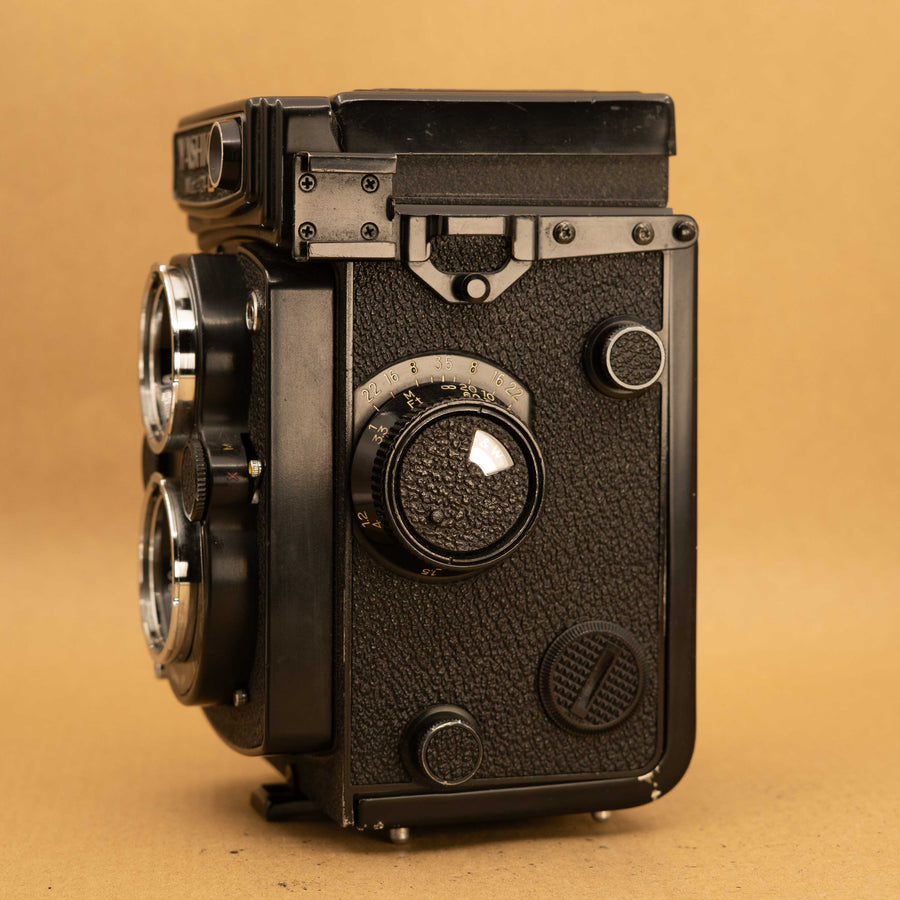 Yashica Mat 124 G Medium Format 120 Camera for Beginners