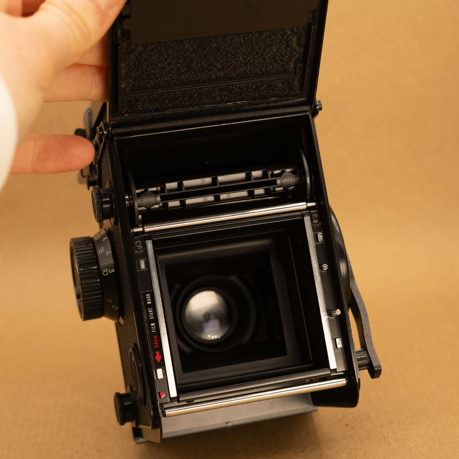 Yashica Mat 124 G Medium Format 120 Camera for Beginners