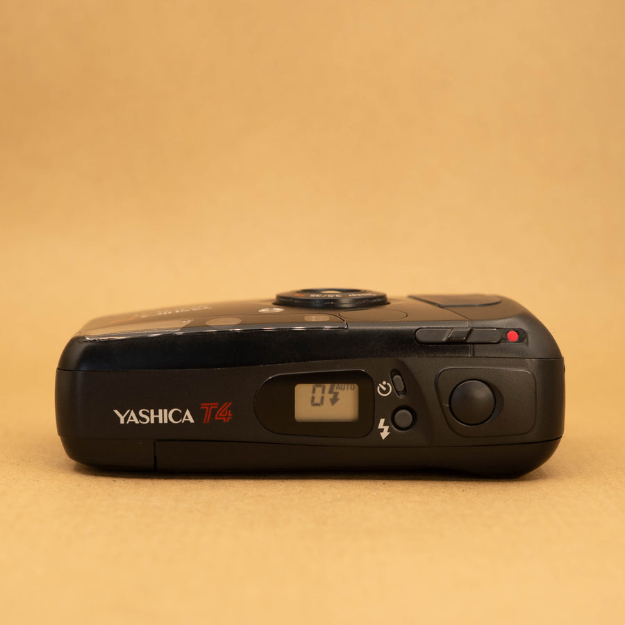 Yashica T4