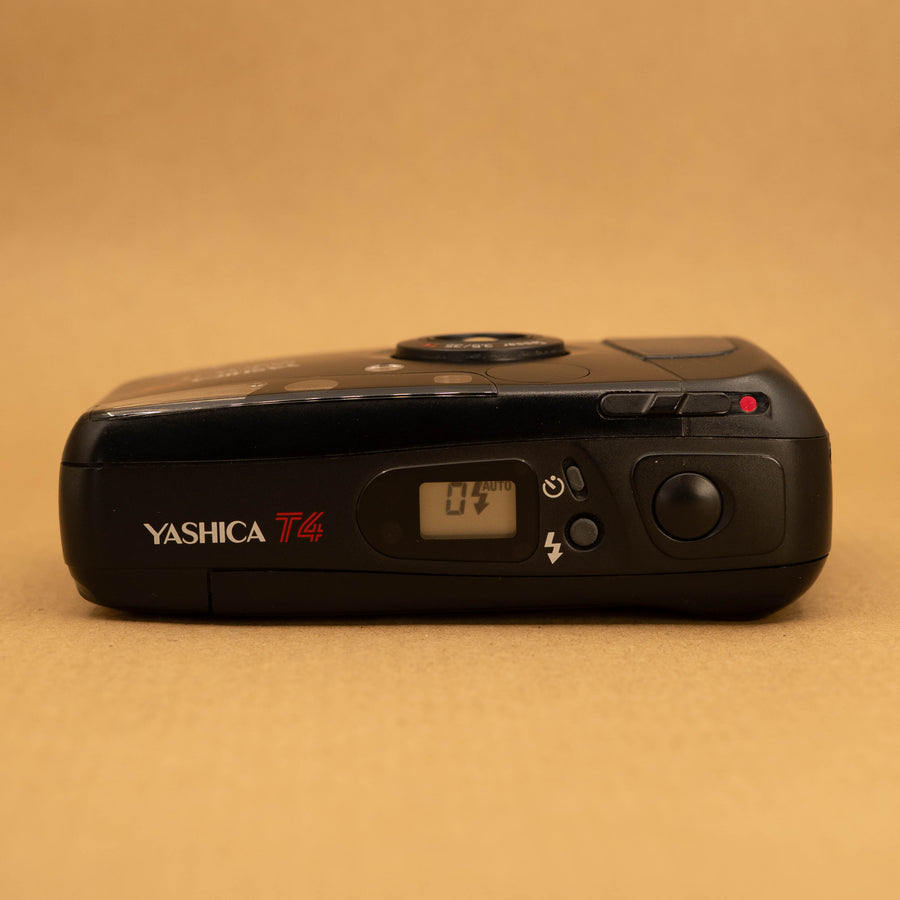 Yashica T4