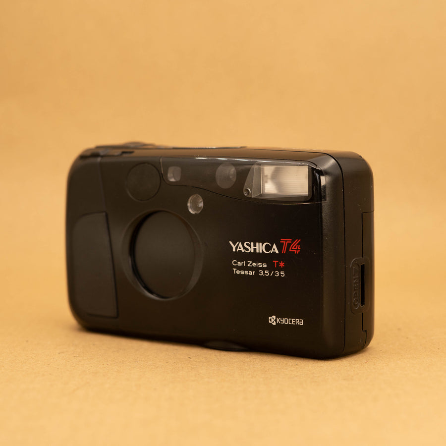 Yashica T4