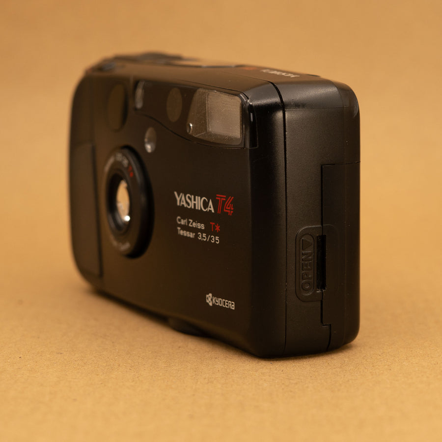Yashica T4