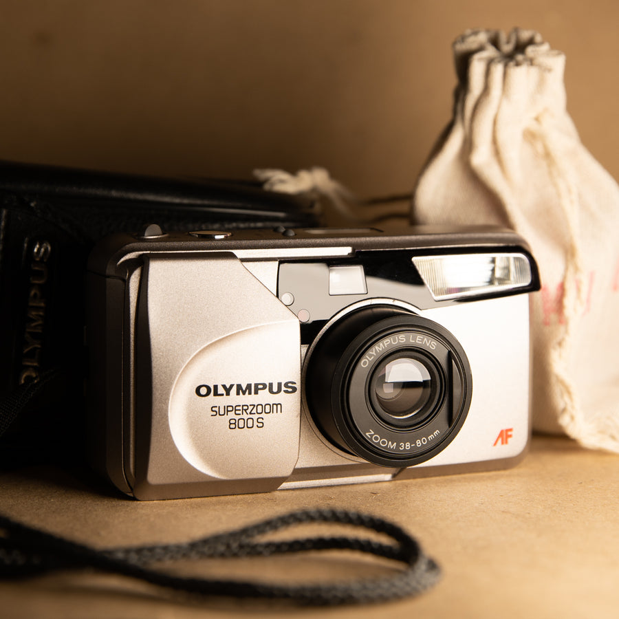 Olympus Superzoom 800S 35mm point and shoot film camera