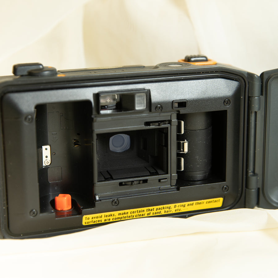 Appareil photo étanche Canon AS-6 avec étui et rouleau de film