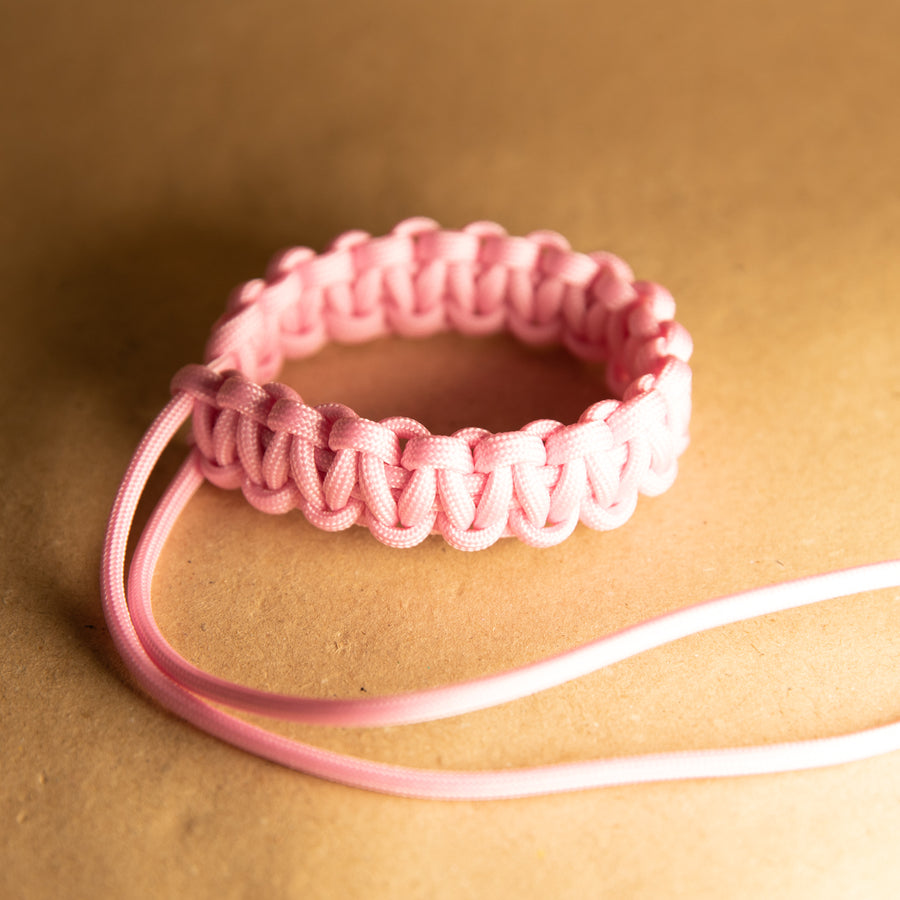 Bracelet paracord réglable fait à la main en différentes couleurs